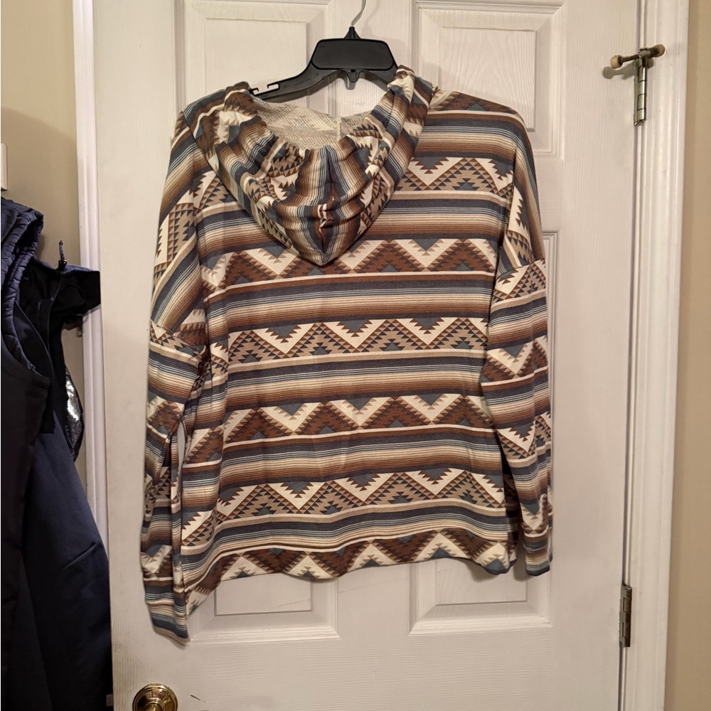 Brand new women’s size large wrangler sweatshirt - Picture 4 of 4